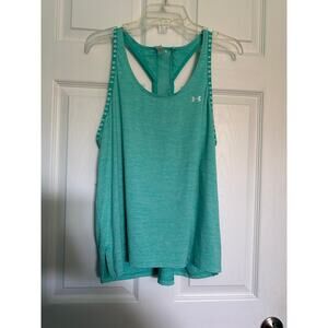 Woman’s Large Under Armour tank